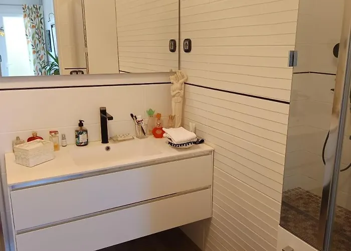 Lilou فندق مبيت وإفطار بيغانوس